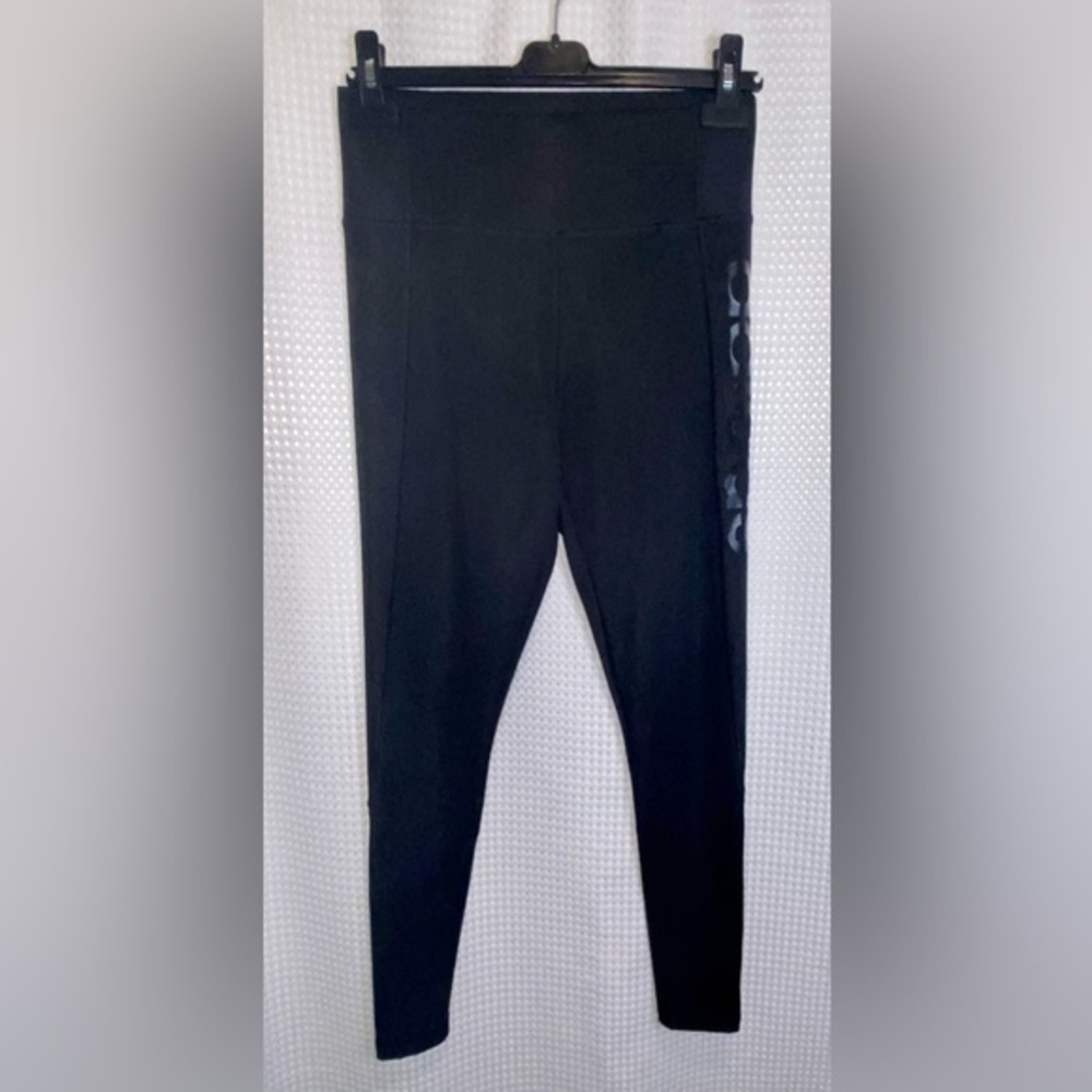 ADIDAS black aeroready leggings with mesh on calves size medium‎
